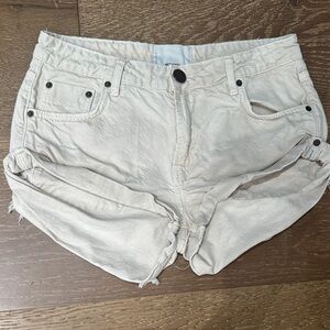 One Teaspoon bandit Cream Jean Shorts size 27